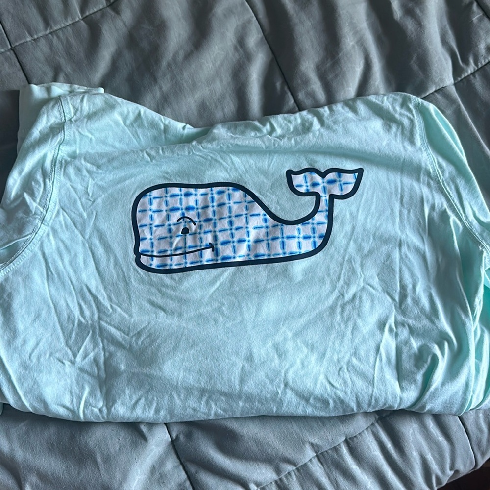Long sleeve vineyard vines shirt + HOOD